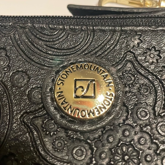 NWOT’s- Stone Mountain black & gold colored cardholder/key ring, embossed floral - Picture 2 of 9
